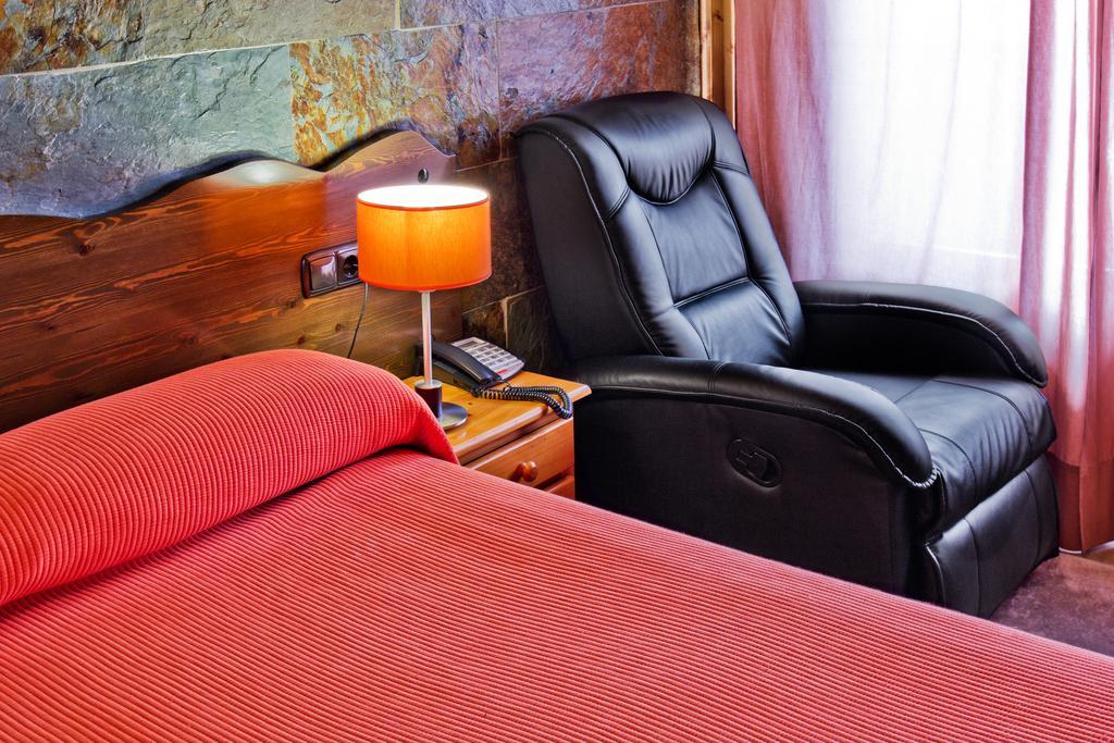 Hotel Dona Blanca Albarracín Szoba fotó