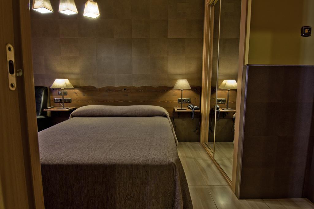 Hotel Dona Blanca Albarracín Szoba fotó