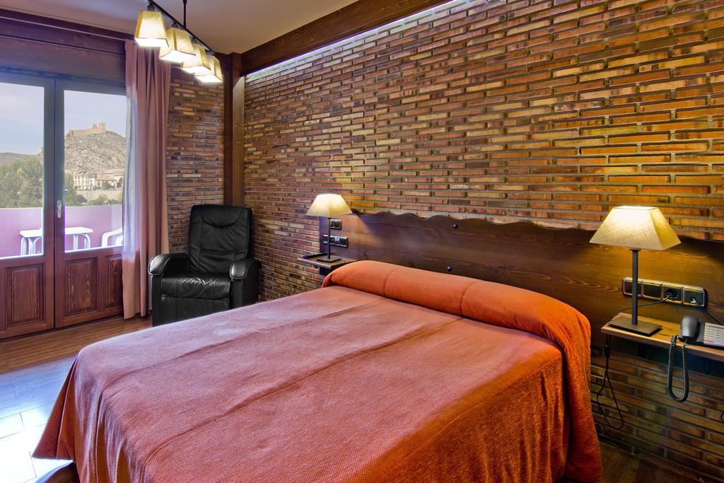 Hotel Dona Blanca Albarracín Szoba fotó