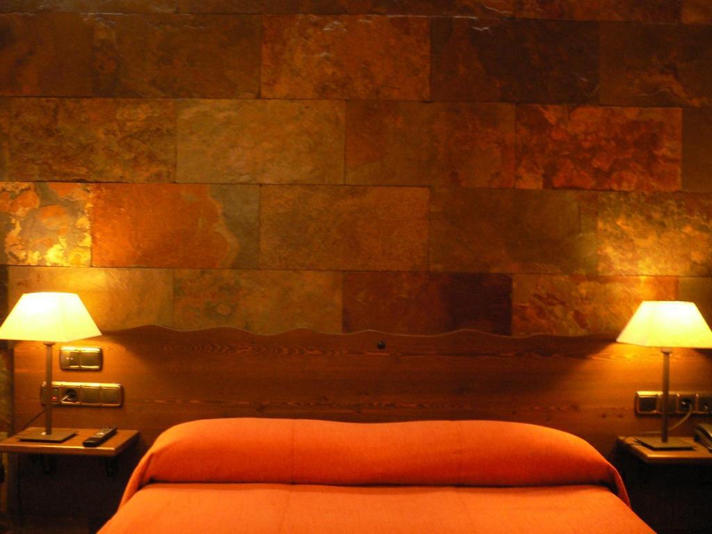 Hotel Dona Blanca Albarracín Szoba fotó