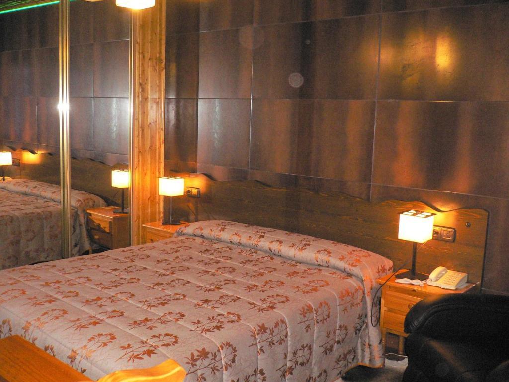 Hotel Dona Blanca Albarracín Szoba fotó