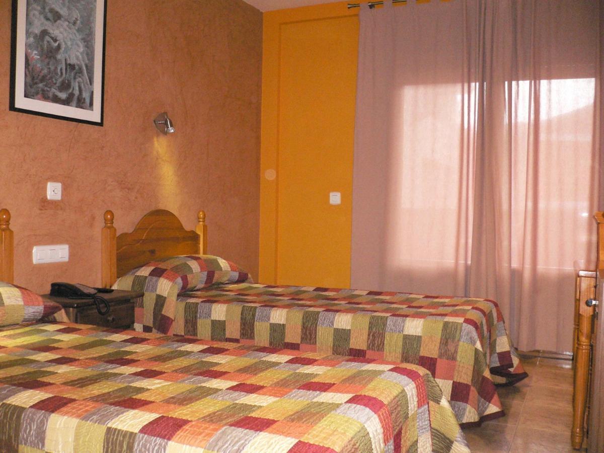 Hotel Dona Blanca Albarracín Szoba fotó